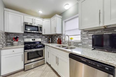 549 E 104th Pl, Chicago, IL 60628 photo 10