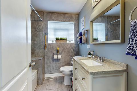 549 E 104th Pl, Chicago, IL 60628 photo 13