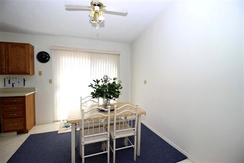 99 E Sycamore St, Normal, IL 61761 photo 8