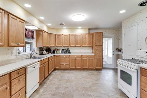 1110 W College Ave, Normal, IL 61761 photo 6