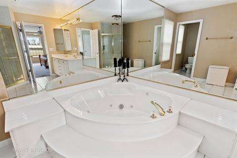 5720 Arlingdale Dr, Rolling Meadows, IL 60008 photo 20
