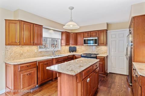 5720 Arlingdale Dr, Rolling Meadows, IL 60008 photo 6