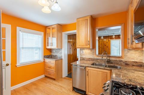 532 S 5th Ave, Des Plaines, IL 60016 photo 3
