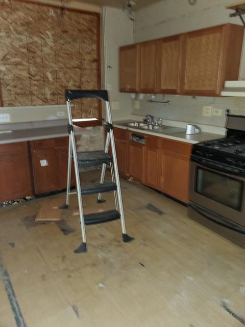 10716 S Champlain Ave, Chicago, IL 60628 photo 6