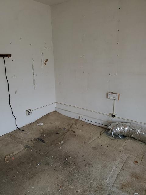 10716 S Champlain Ave, Chicago, IL 60628 photo 8