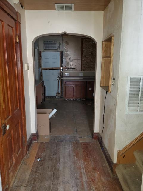 10716 S Champlain Ave, Chicago, IL 60628 photo 4