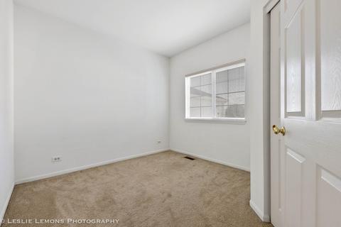 992 Spring Ct, Darien, IL 60561 photo 16