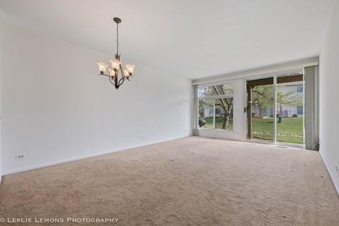 992 Spring Ct, Darien, IL 60561 photo 5