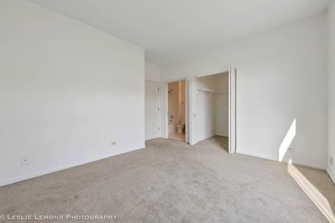 992 Spring Ct, Darien, IL 60561 photo 14