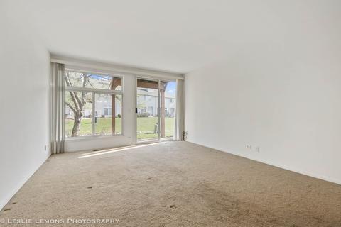 992 Spring Ct, Darien, IL 60561 photo 6