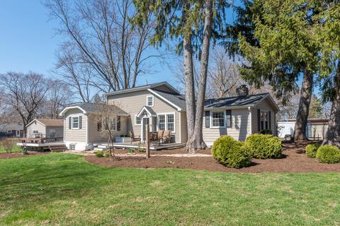 408 E Side Dr, Geneva, IL 60134 photo 2