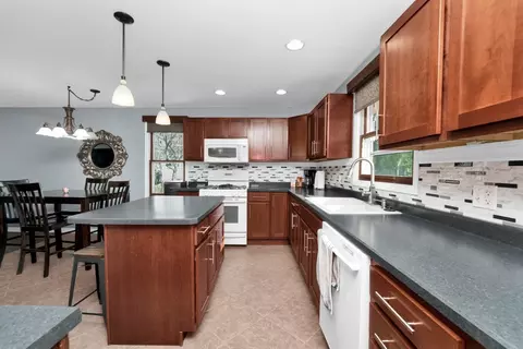 2137 Root St, Crest Hill, IL 60403 photo 15
