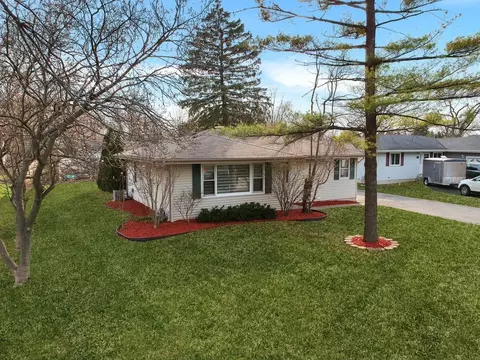 2137 Root St, Crest Hill, IL 60403 photo 4