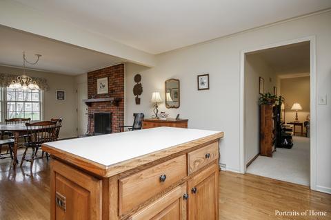 1105 Delles Rd, Wheaton, IL 60189 photo 9