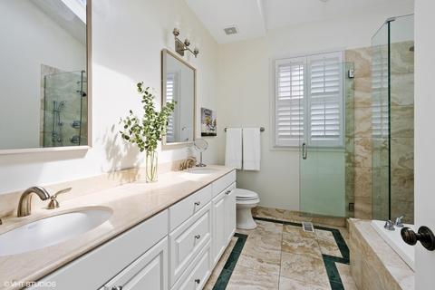 1541 W Wolfram St, Chicago, IL 60657 photo 12
