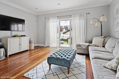 1541 W Wolfram St, Chicago, IL 60657 photo 9