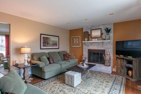 5056 Adele Dr, Gurnee, IL 60031 photo 16
