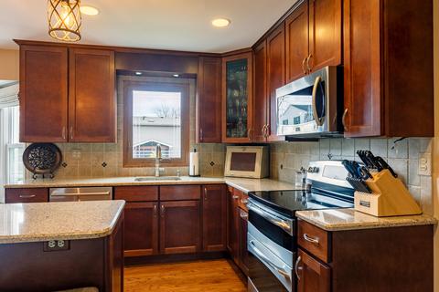 5056 Adele Dr, Gurnee, IL 60031 photo 6