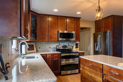 5056 Adele Dr, Gurnee, IL 60031 photo 7