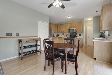 134 Cedarfield Dr, Bartlett, IL 60103 photo 8