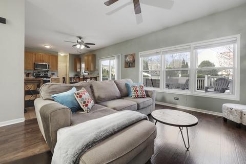 134 Cedarfield Dr, Bartlett, IL 60103 photo 5