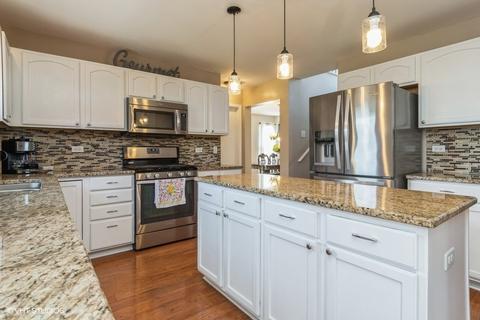7710 Oleander Dr, Plainfield, IL 60586 photo 9