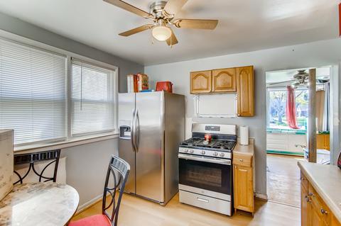 221 E Maple Ct, Addison, IL 60101 photo 10