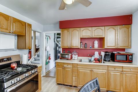 221 E Maple Ct, Addison, IL 60101 photo 12