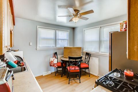 221 E Maple Ct, Addison, IL 60101 photo 9