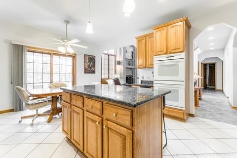 830 E Stone Ct, Addison, IL 60101 photo 11