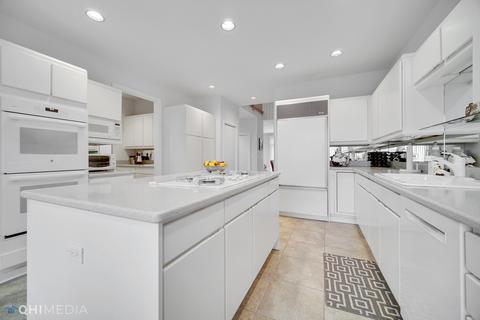 2530 Windrush Ln, Northbrook, IL 60062 photo 10
