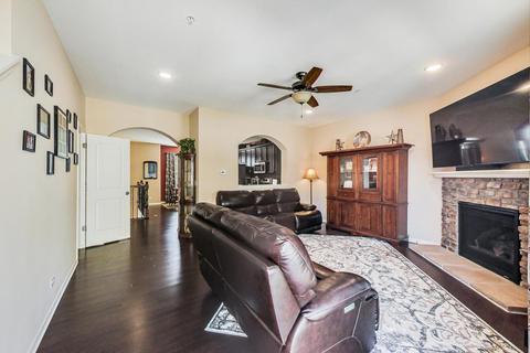 1183 Colfax Ave, Des Plaines, IL 60016 photo 6