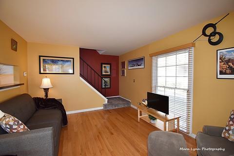 1675 Monticello Ct #B, Wheaton, IL 60189 photo 5