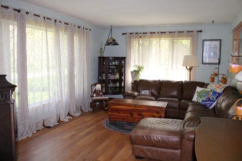 44 Glenn Dr, White Heath, IL 61884 photo 4