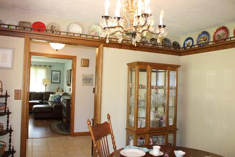 44 Glenn Dr, White Heath, IL 61884 photo 10
