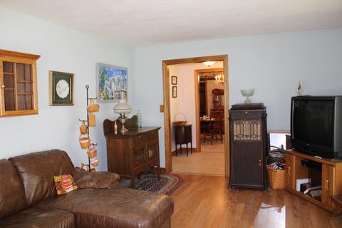 44 Glenn Dr, White Heath, IL 61884 photo 5