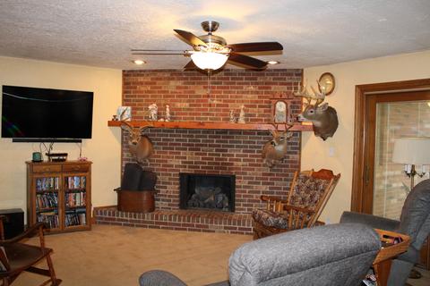 44 Glenn Dr, White Heath, IL 61884 photo 12