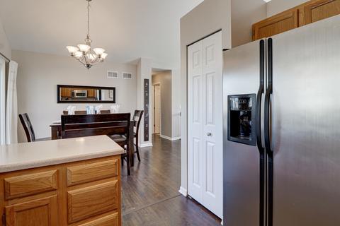 302 Barton Ct, Bartlett, IL 60103 photo 8