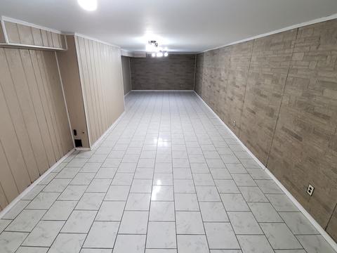 893 Parkway Ave, Elgin, IL 60120 photo 11