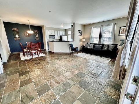 2902 Falling Waters Dr, Lindenhurst, IL 60046 photo 4