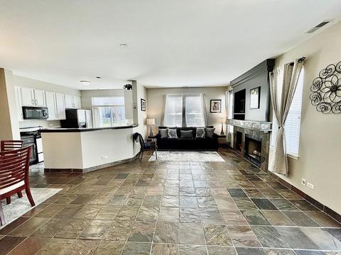 2902 Falling Waters Dr, Lindenhurst, IL 60046 photo 5