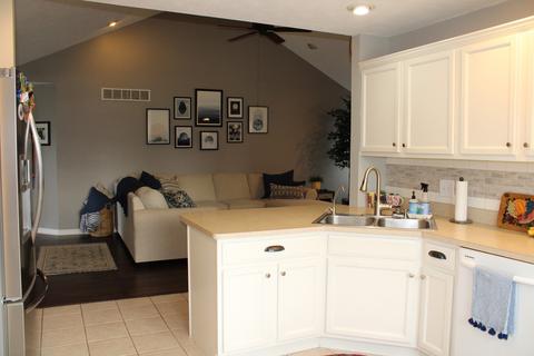 104 E Main St, Stanford, IL 61774 photo 9