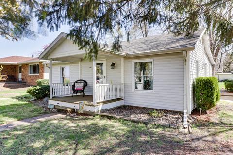 308 E Park St, Minier, IL 61759 photo 2
