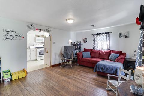 308 E Park St, Minier, IL 61759 photo 4