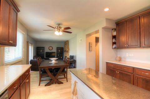 1000 Freeman Rd, Hoffman Estates, IL 60192 photo 12