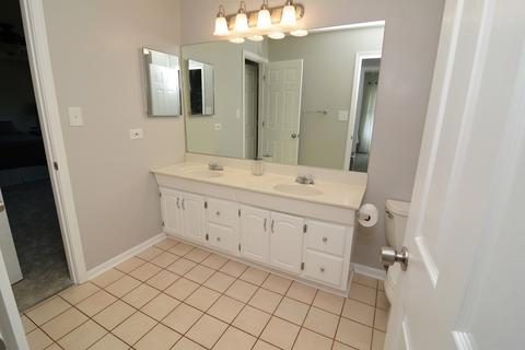 1000 Freeman Rd, Hoffman Estates, IL 60192 photo 22