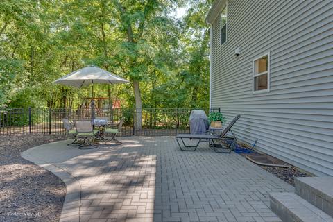 275 Cardiff Dr, Algonquin, IL 60102 photo 2