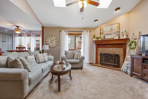 970 Ascot Dr, Elgin, IL 60123 photo 3