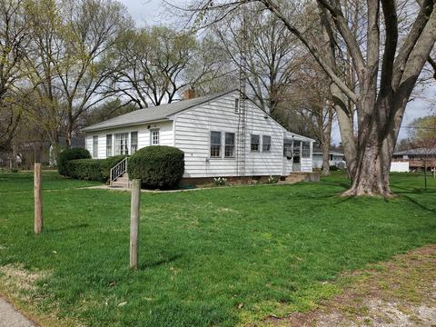 217 Thomas St, Henry, IL 61537 photo 2