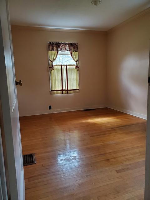 217 Thomas St, Henry, IL 61537 photo 9